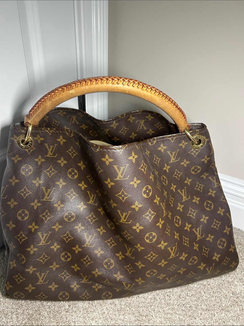 Louis Vuitton Artsy large Monogram Shoulder Bag in Brown and Tan